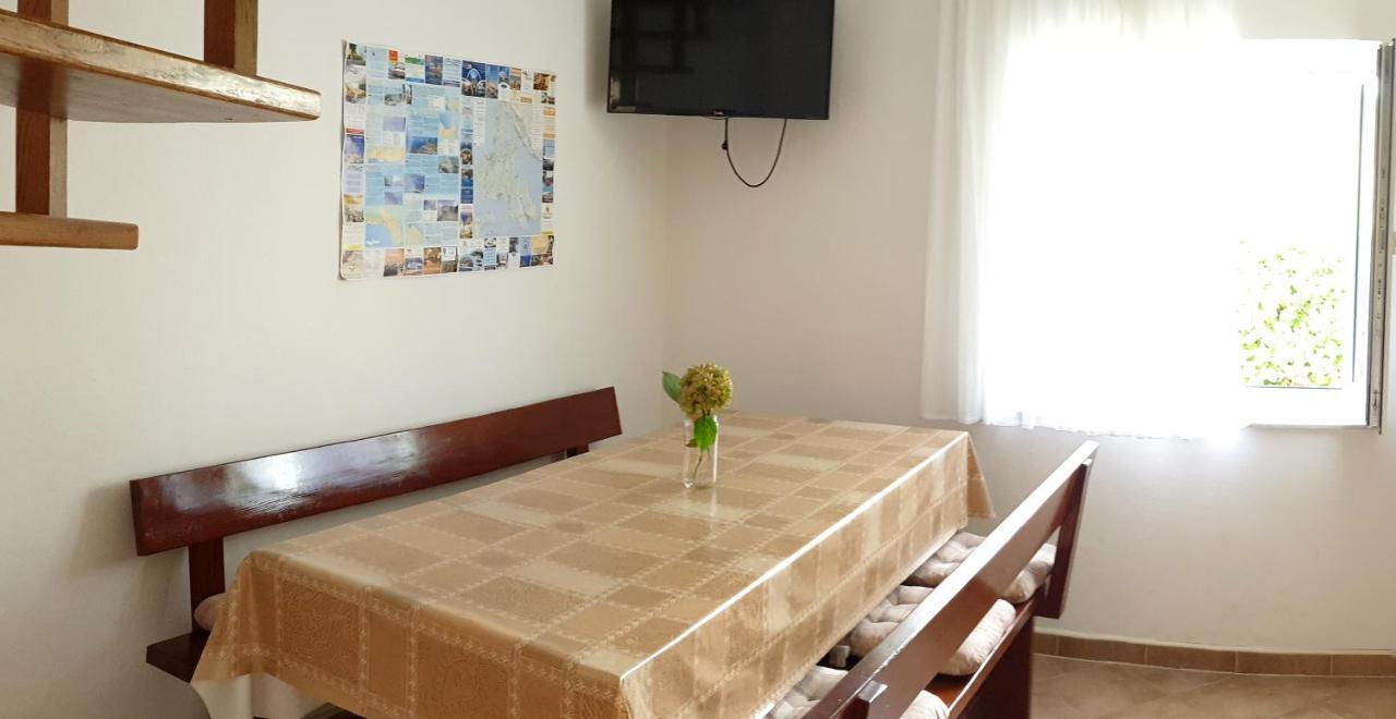 Apartments With A Parking Space Vantacici, Krk - 5425 Exterior photo
